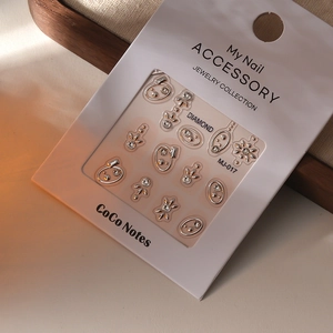 Adesivi per nail art stile francese con forme metalliche argentate e cristalli K9