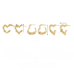 Size specifications for gold titanium steel heart earrings set with various dimensions