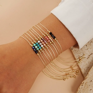 Mehrlagiges Boho Naturstein Perlenarmband Set mit verstellbarer Kordel für Damen
