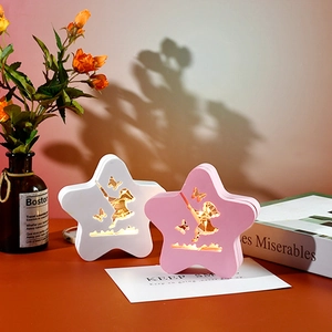 Luz nocturna de estrella con calado de niña y mariposa e iluminación LED cálida