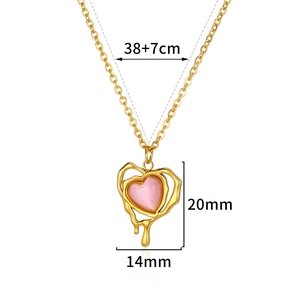 Detail view of the pink heart pendant with dimensions 20x14mm and 38+7cm chain