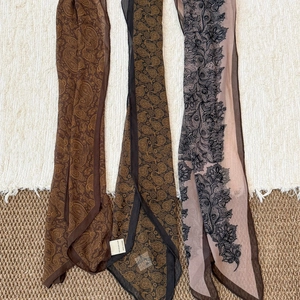 Colliers foulards en tissu bohème avec motifs cachemire en marron, or noir et fleurs