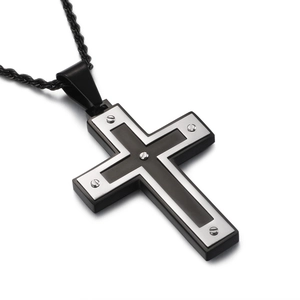 Collier croix hiphop en acier inoxydable avec couches noir et argent et détails de vis