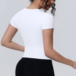 T-shirt de yoga blanc cintré vue de dos en tissu extensible de haute qualité