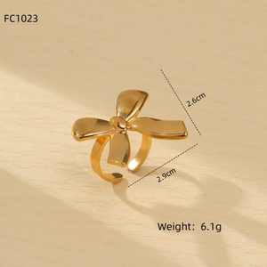 Elegant gold bow-shaped titanium steel ring with 2.9cm dimensions and minimalist design