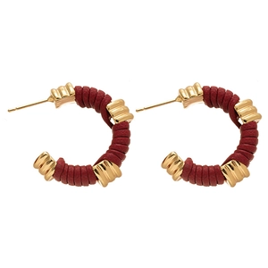 Boucles d'oreilles C en similicuir bordeaux et métal doré de style Maillard