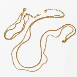 Parure de bijoux chic multicouche en acier inoxydable doré avec fermoir mousqueton