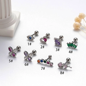 Set di orecchini per cartilagine in acciaio inox con zirconi colorati a forma di cuore