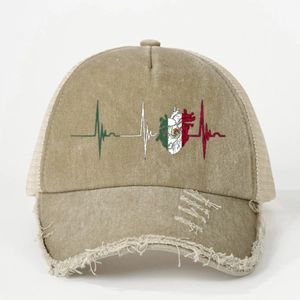 Cappello trucker kaki invecchiato con grafica bandiera messicana e linea del cuore