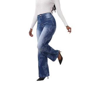 Jean femme taille haute à jambes larges bleu avec motifs papillons blancs imprimés
