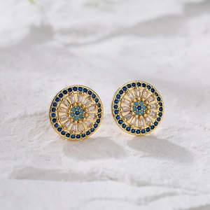 Clous d'oreilles géométriques dorés 18K avec pierres turquoise et zircons bleus de luxe