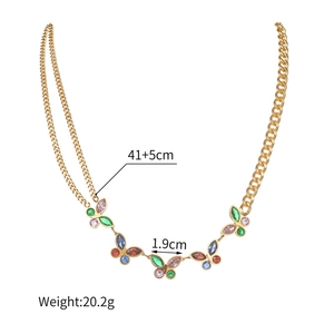 Collana vintage francese in acciaio inossidabile con ciondoli a farfalla colorati e nappe