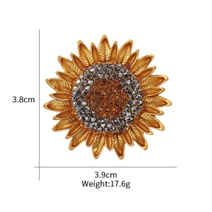 Detailed view of daisy sunflower brooch showing dimensions 3.8cm x 3.9cm and 17.6g weight