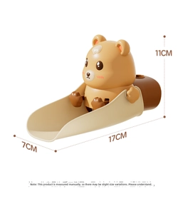 Detailed 3D render of a bear-shaped grain scoop with size dimensions 17cm by 7cm