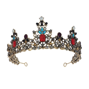 Couronne baroque dorée avec gemmes rouges et cristaux colorés pour mariage