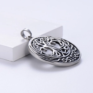 Pendentif rond Arbre de Vie vintage en argent antique avec motif nœud viking gravé