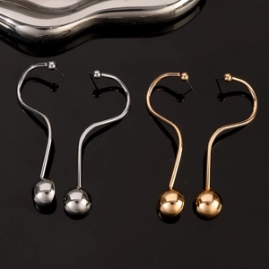 Boucles d'oreilles minimalistes en forme de point d'interrogation en métal poli doré et argenté