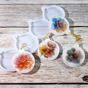 Silikonform-Set für runde DIY-Harzanhänger mit Blumenmuster und goldener Perlenkette