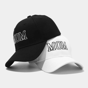 Gorras de béisbol clásicas de algodón Dad y Mom con bordado de letras en blanco y negro