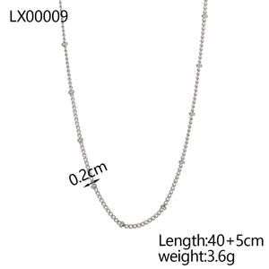 Detailed view of silver beaded necklace chain with 40+5cm length and 3.6g weight