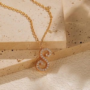 18K gold-plated O-chain necklace with a sparkling pavé crystal letter S pendant
