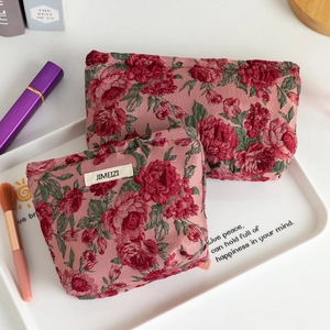 Vintage floral high-capacity cosmetic bag for travel toiletries and storage