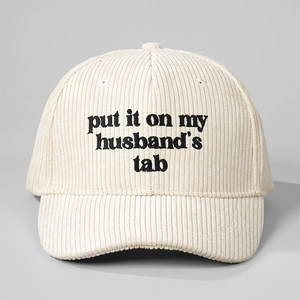 Berretto da baseball in velluto beige con ricamo nero put it on my husband's tab