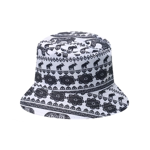 Chapeau bob ethnique réversible avec imprimés éléphants et mandalas pour soleil et voyage