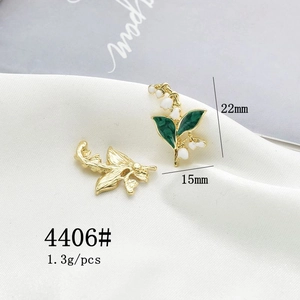 Detail of Lily of the Valley flower charms with dimensions 22x15mm and 1.3g weight