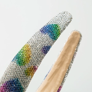Luxuriöser Kristall-Haarreif mit bunten Strass-Regenbogenpunkten auf Silberbasis