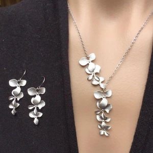 Collier Et Boucles D'oreilles Élégants En Alliage De Pétales De Fleurs Bijoux D'orchidée Florale Brossée Mate