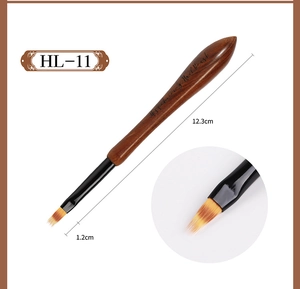 Vue détaillée du pinceau nail art professionnel en noyer avec dimensions