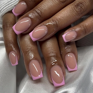 Faux Ongles French Tip Carrés Courts Rose Brillant Ongles Artificiels Réutilisables Décoration De Manucure Pour Femmes