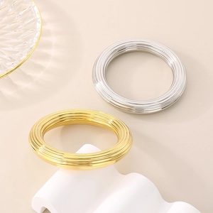 Bracelet Jonc En Acier Inoxydable Plaqué Or 18K Design Rayé Creux Massif Élégant Bijou Minimaliste