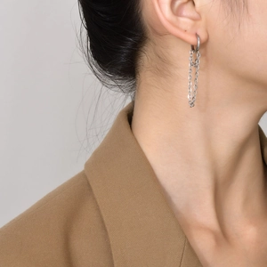 Fashionable titanium steel chain drop earrings for women in polished silver finish