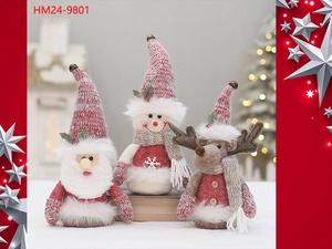 Detailed close-up of knit Christmas plush doll set featuring Santa, Snowman and Reindeer