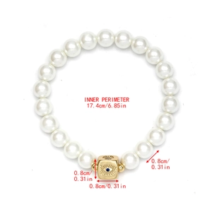 Detailansicht des Evil Eye Perlenarmbands mit Größenangaben der 0,8 cm Perlen