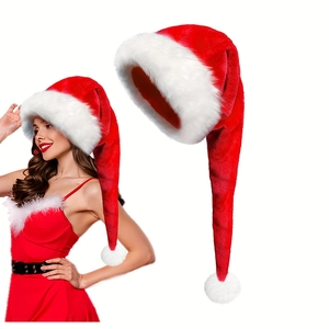 Bonnet de Noël long en peluche rouge avec pompon blanc sur un mannequin femme