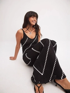 Elegant crochet V-neck striped maxi dress with hollow out knit pattern for summer beachwear