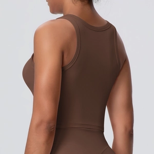 Dunkelbrauner Yoga-Sport-BH mit Racerback-Design und Polsterung für Damen