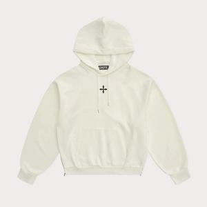 Detailansicht des cremefarbenen Hoodies mit schwarzem Stern-Logo und Seitenreißverschluss