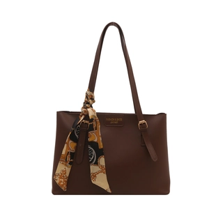 Große dunkelbraune Leder-Shopper-Tasche mit bedrucktem Seidenschal für Damen