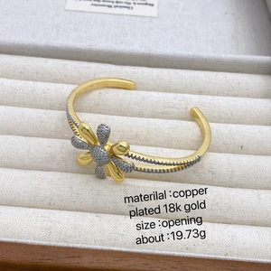 Two-tone daisy flower open bangle with micro-paved cubic zirconia in 18k gold plated copper