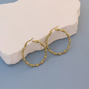Retro golden stainless steel twisted hoop earrings with large textured rope design