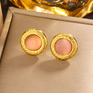 Vintage style 18K gold plated round stud earrings with pink cat eye stone and hammered texture