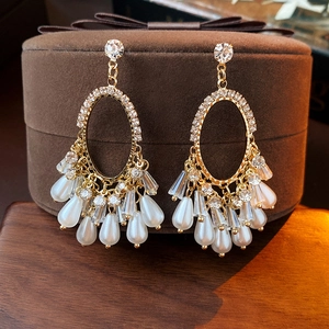 Elegant gold oval crystal pearl tassel earrings with rhinestones for a vintage style