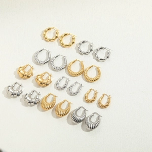 Minimalistische geometrische Creolen-Sets in poliertem Gold und Silber aus Edelstahl