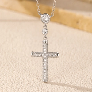Sparkling S925 sterling silver cross pendant necklace with micro-paved cubic zirconia gems