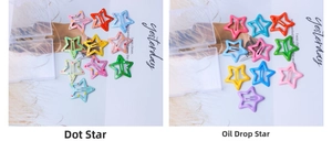 Vue détaillée des barrettes étoiles colorées à pois avec une finition en émail brillant