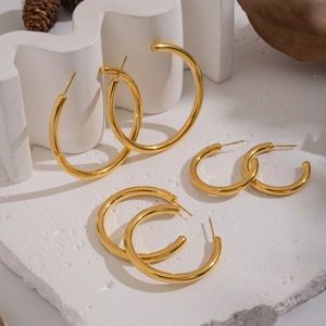Minimalist 18K gold plated stainless steel C-shaped hoop earrings set in three sizes